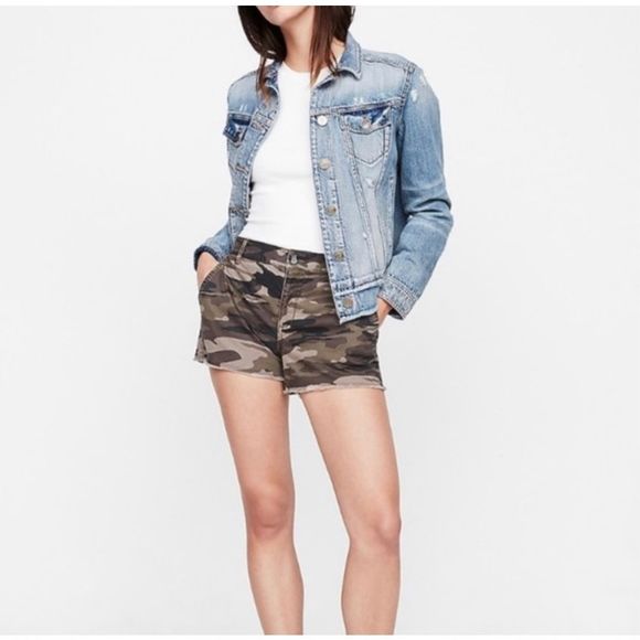 Express Camouflage Mid Rise Shorts NWT - Picture 1 of 5